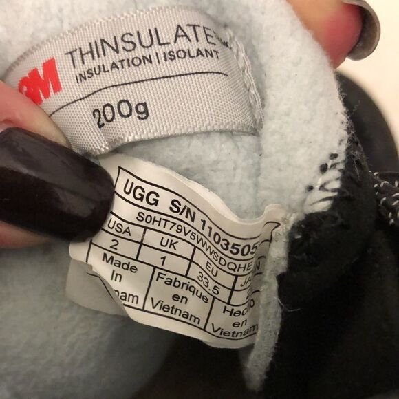 Uggs   - Picture 7 of 9